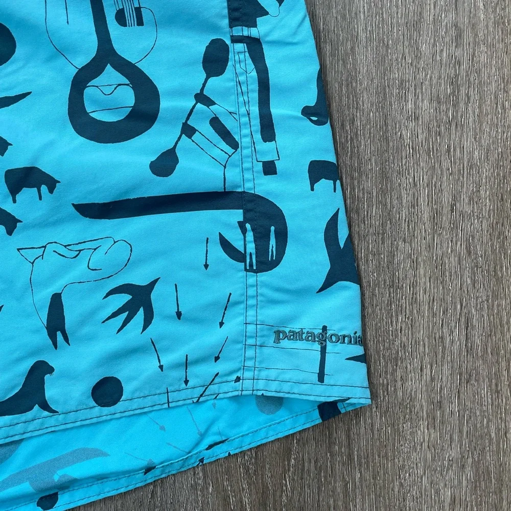 Patagonia Men’s Blue Patterned Wavefarer Swim Board Shorts - Picture 3 of 7